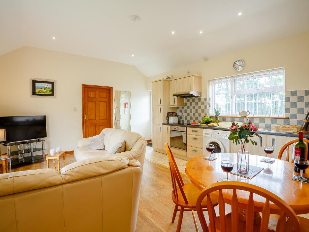 2 Black Horse Cottages Pentraeth Buitenkant foto